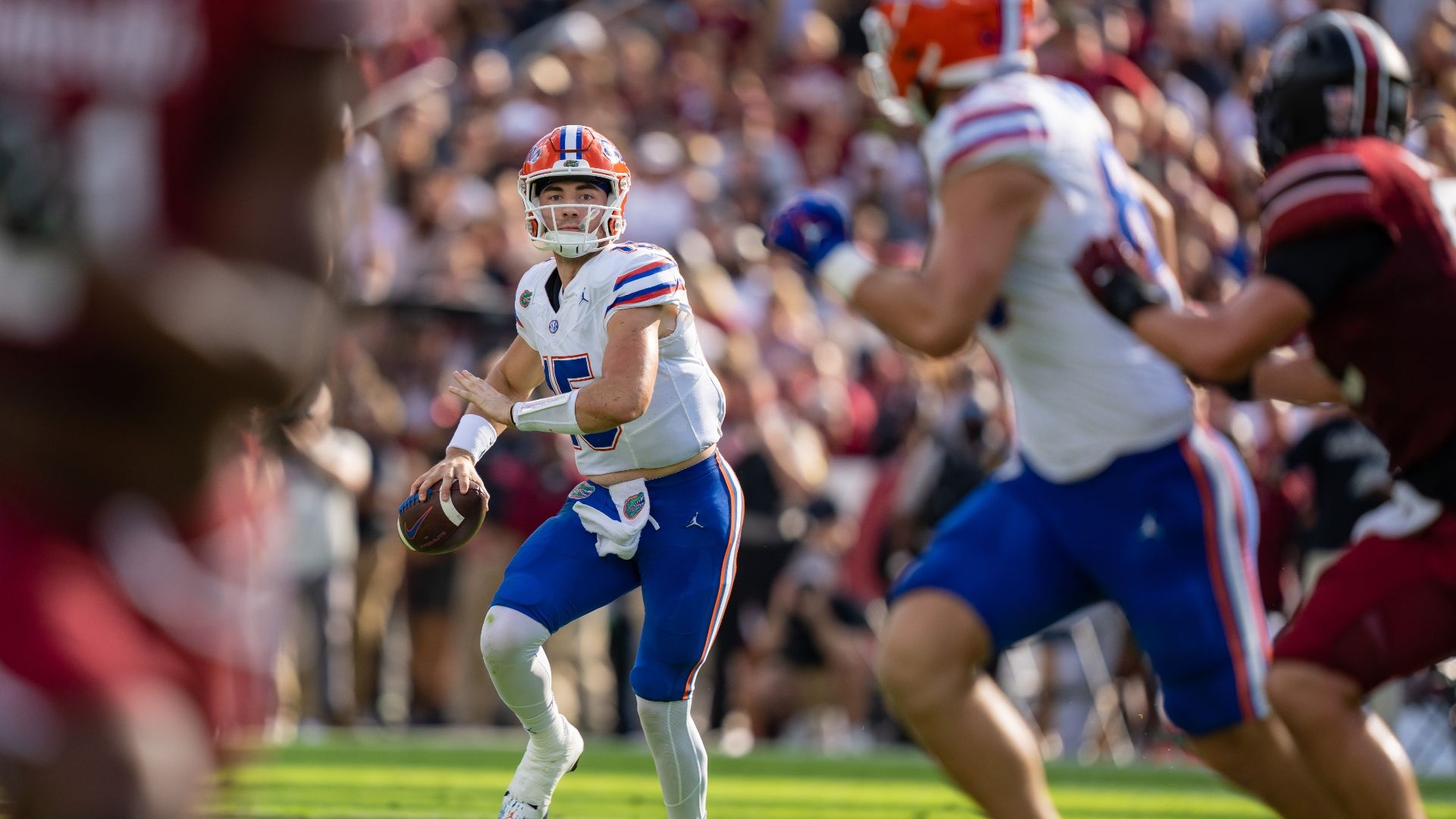 Gators prevail over Gamecocks with last-minute TD