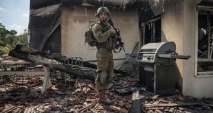 Israel Sticks to Call for Gaza Evacuation and Readies a Possible Invasion