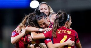 Jenni Hermoso celebrates with her Spain team-mates after scoring the winner against Italy in October 2023.