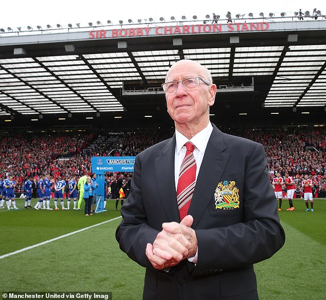 Manchester City apologises to Sir Bobby Charlton