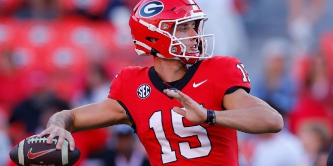 No. 1 Georgia finds fast start to rout No. 20 Wildcats