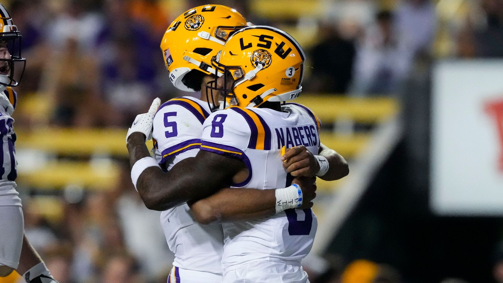 No. 19 LSU easily marches past visiting Army