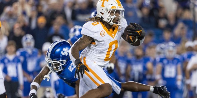 Vols' ground game proves enough to hold off UK, Leary