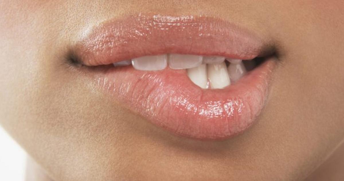 3 ways to attain pink lips with sugar