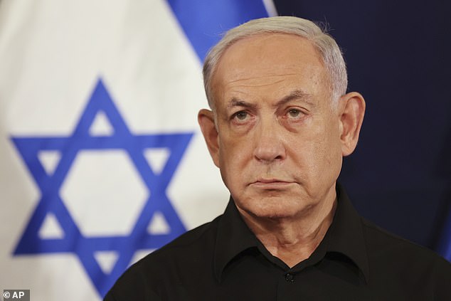 Israel PM Benjamin Netanyahu defies Gaza ceasefire plea from Pope Francis and Middle East leaders as Gaza City is circled by Israeli�military