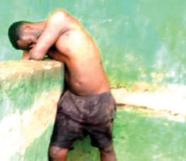 Man found d�ad while standing in Lagos Park