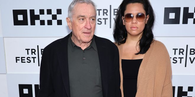 She was in love with his cheque book not him - Robert De Niro?s girlfriend testifies against his former