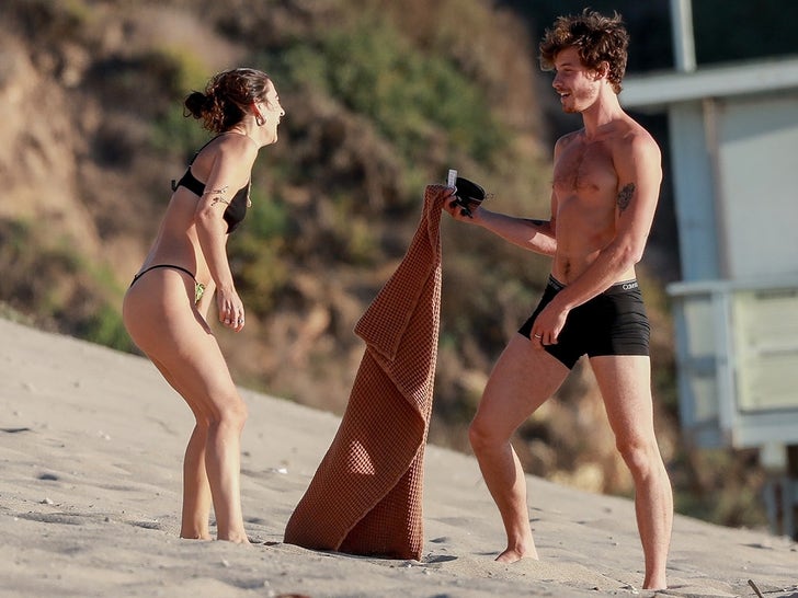 Singer Shawn Mendes spotted at the beach with speculated new girlfriend