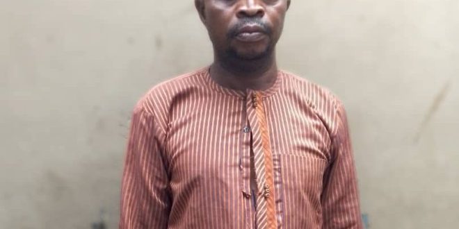 Suspected ritualist paraded by police after being nabbed with fresh human head in Ibadan