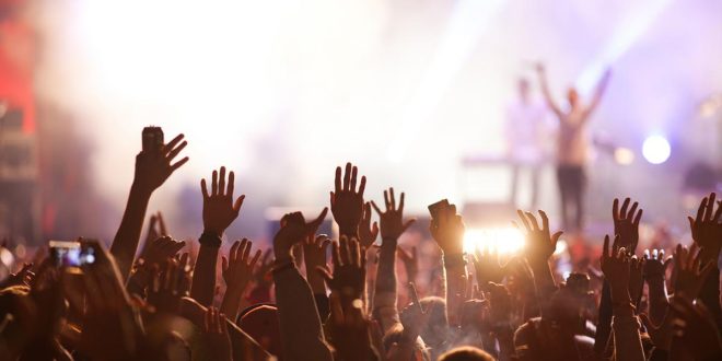 These are 5 of the most common things that happen at Nigerian concerts