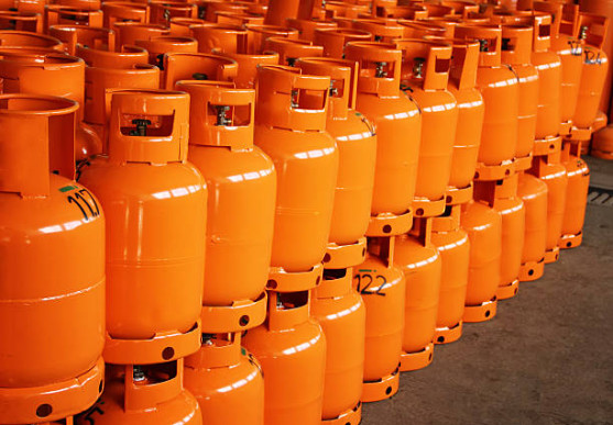 FG moves to crash cost of cooking gas, exempts LPG from VAT and customs duty