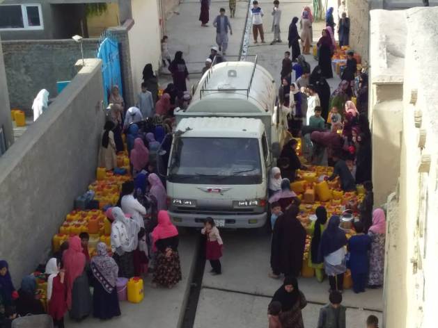 Kabul Residents Endure Hours-Long Queues in Severe Water Crisis