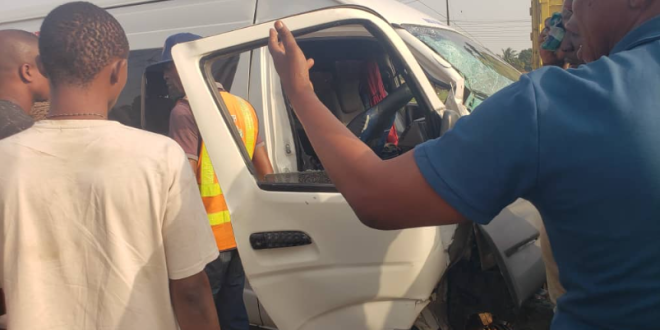 Many injured as yellow danfo bus and GUO bus collide on Lagos-Ibadan expressway