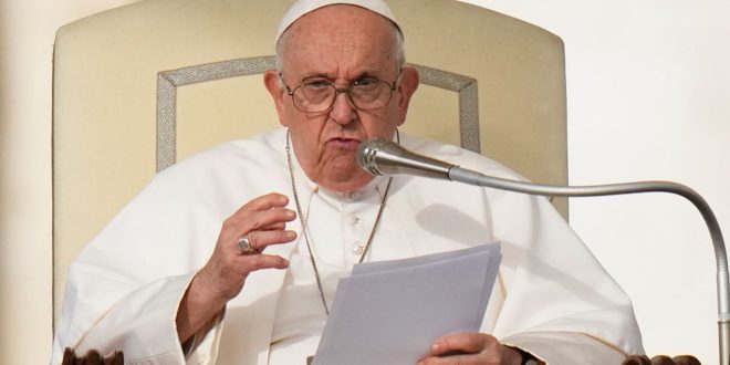 Pope Francis approves allowing Catholic priests to bless same-s3x couples