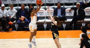 Spear leads as Tennessee cruises past Wofford