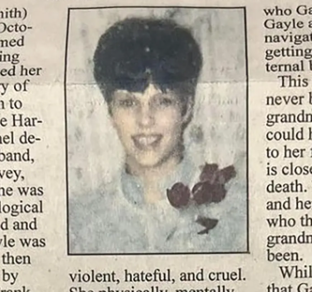 Woman slams her "cruel" mother in scathing obituary