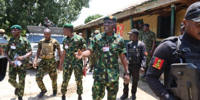 Army boss charges troops not to take sides in Plateau skirmishes