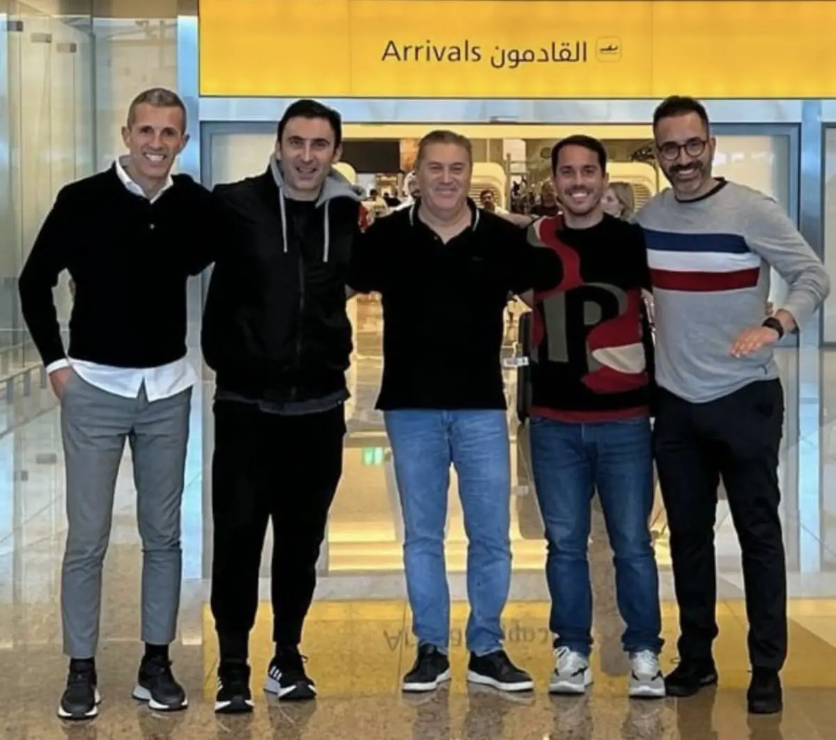 Coach Jose Peseiro and his assistants storm Abu Dhabi to prepare ahead of AFCON 2023 (photo)