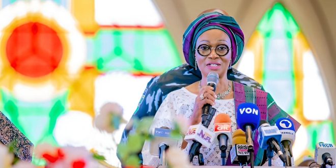 First lady, Remi Tinubu, meets FCT baby born at exactly 12 am on January 1