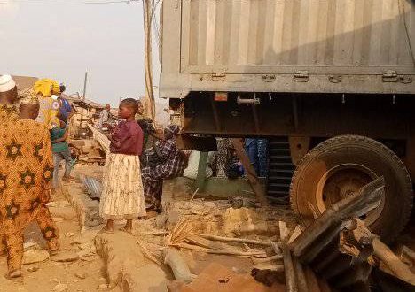 Many residents escape death as truck rams into houses in Oyo town