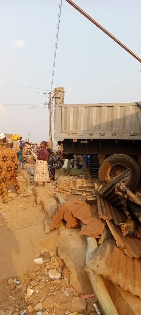 Many residents escape death as truck rams into houses in Oyo town