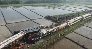 Trains Collide in Indonesia, Leaving 2 Dead and 2 Trapped