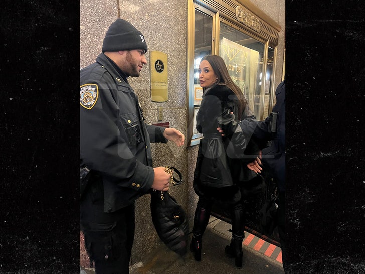 Retired P0rn star Lisa Ann detained by NYPD at Matt Rife