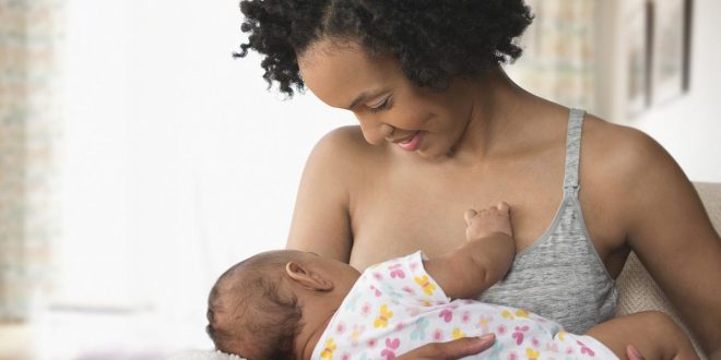 4 benefits of drinking warm water on an empty stomach for new mothers