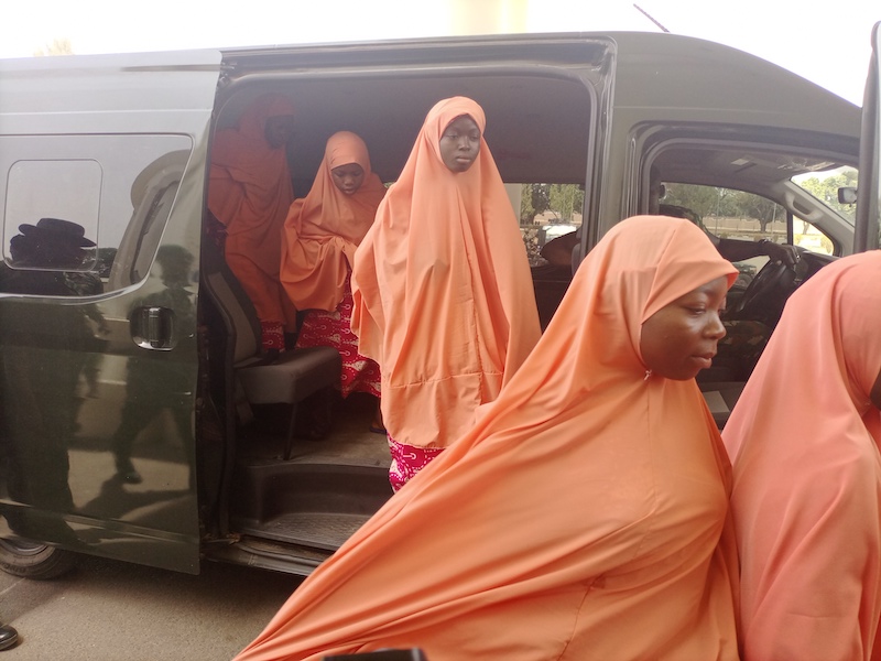 Gov Sani receives rescued Kuriga students in the state government house (photos)