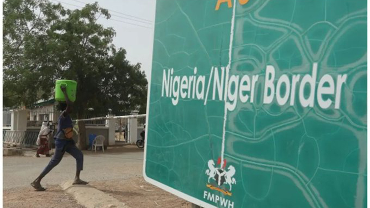 Niger reopens border with Nigeria
