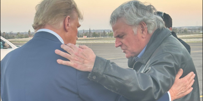 Trump Prays With Rev. Franklin Graham On Southern Border