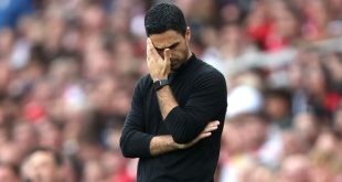 Arsenal manager Mikel Arteta looks dejected during a game against Norwich City in September 2021.