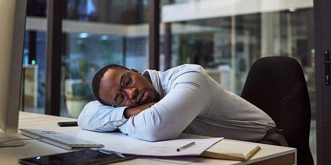 Scientists say afternoon naps should only last this long or you'll wake up tired