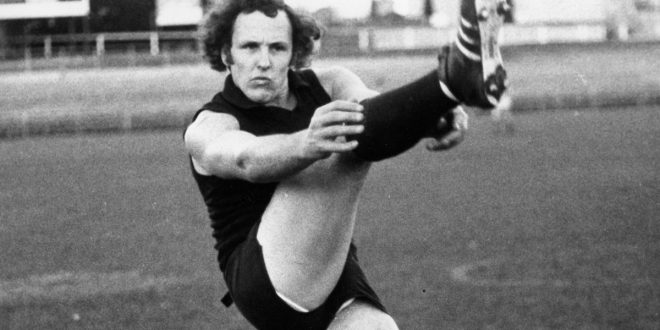 AFL sorry for 'in memoriam' blunder at Hall of Fame night