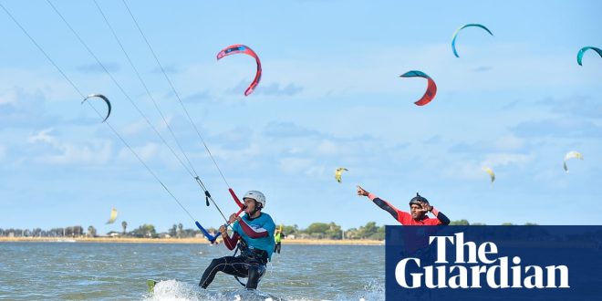 From face-plants to flying across the lagoon: how I learned to kitesurf in Sicily