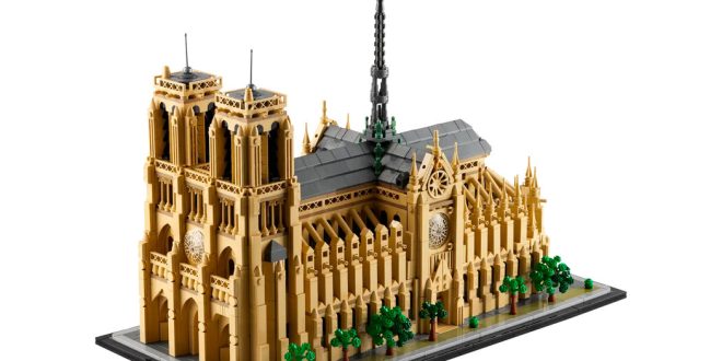 Notre-Dame Rises Again ... in Lego
