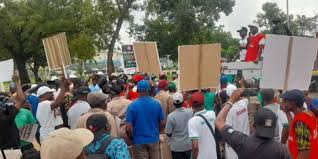 Court restricts Omoyele Sowore and other protesters in Abuja to MKO Abiola stadium