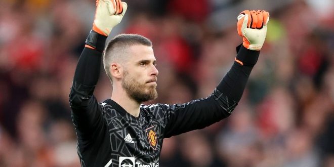 David De Gea celebrates a Manchester United goal against Chelsea in May 2023.