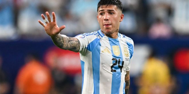 Enzo Fernandez #24 of Argentina signals downfield during the Copa America 2024 semifinal match between Argentina and Canada at MetLife Stadium on July 9, 2024 in East Rutherford, New Jersey. (Photo by Stephen Nadler/ISI Photos/Getty Images)
