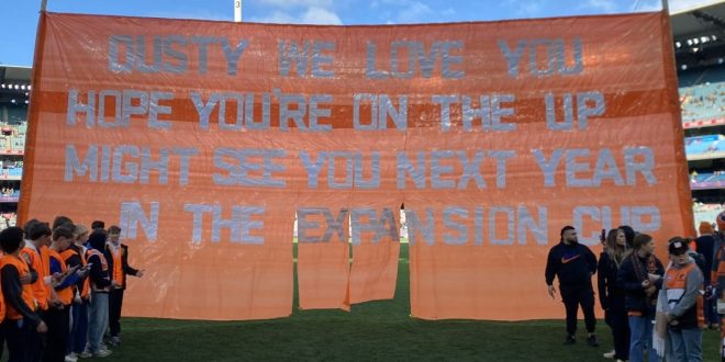 Giants' cheeky banner dig at Dusty and Tigers