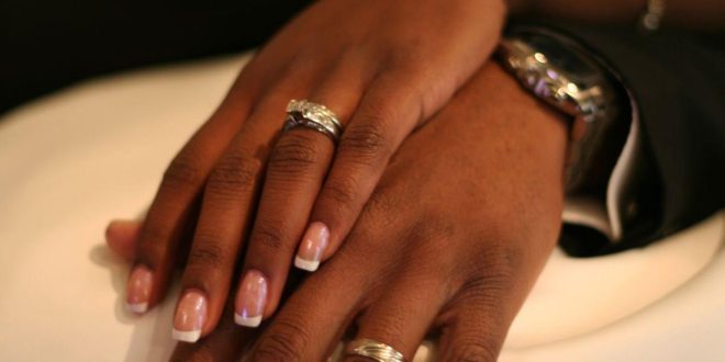 Ladies, it's a bad idea to wear a promise ring and here are 6 reasons