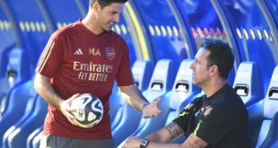 Arsenal manager Mikel Arteta with Sporting Directorduring a training session at NAS Sports Complex on January 13, 2024 in Dubai, United Arab Emirates.