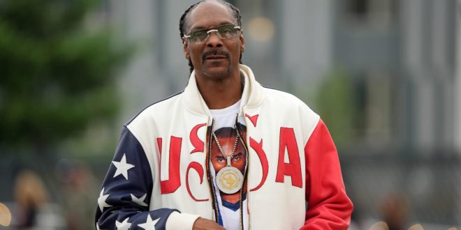 Snoop Dogg to Be Torchbearer For Final Leg of Paris 2024 Olympics