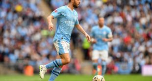 Bernardo Silva of Manchester City on the ball during The FA Community Shield match between Manchester City and Arsenal at Wembley Stadium on August 6, 2023 in London, England. (Photo by Sportsphoto/Allstar via Getty Images)