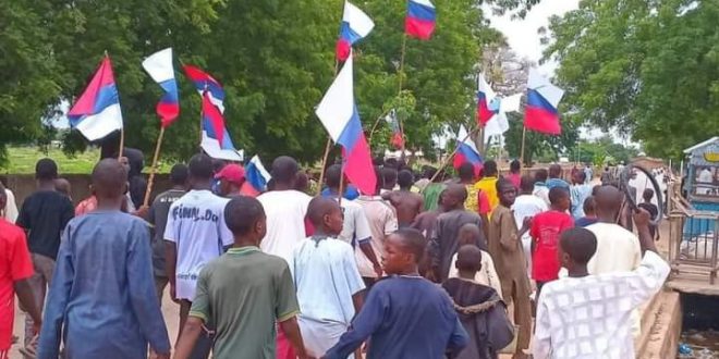 Police arrest 9 protesters for displaying Russian flags in Borno