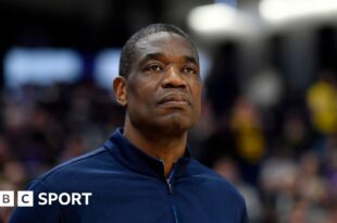 Dikembe Mutombo during a basketball match in 2020