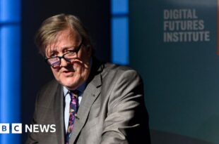 Stephen Fry: Musk and Zuckerberg have 'polluted culture'