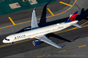 Two Delta airlines planes collide on runway in Atlanta