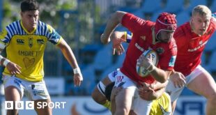 Munster's John Hodnett in action against Zebre