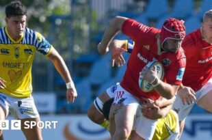 Munster's John Hodnett in action against Zebre